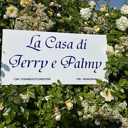 Apartmán La Casa Di Gerry E Palmi Alba (Piedmont)